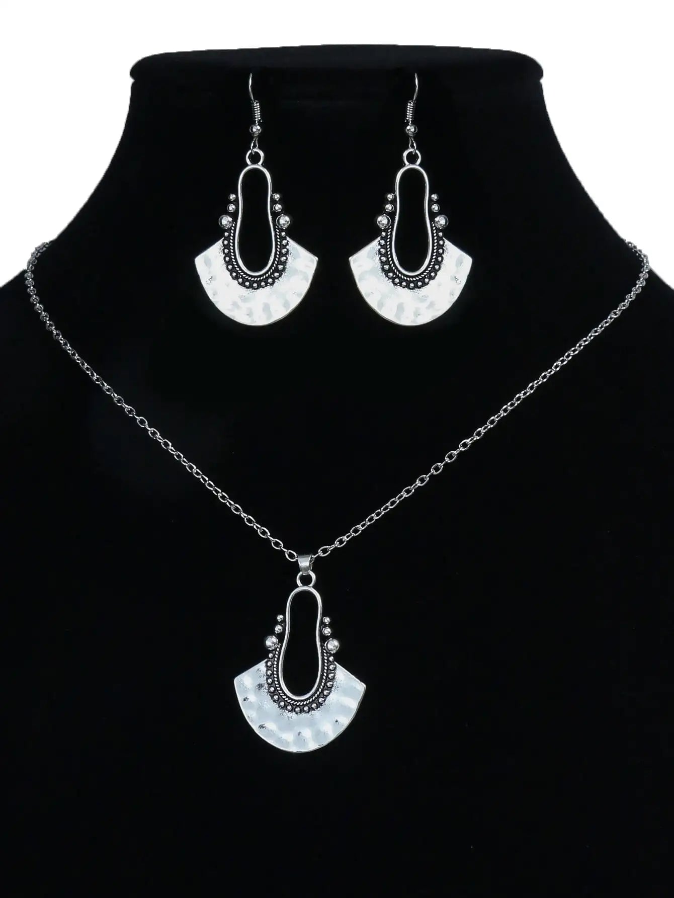 Ethnic Style Metal Pattern Pendant Earrings Necklace Set Metal Pendant Women's Jewelry Gift Set