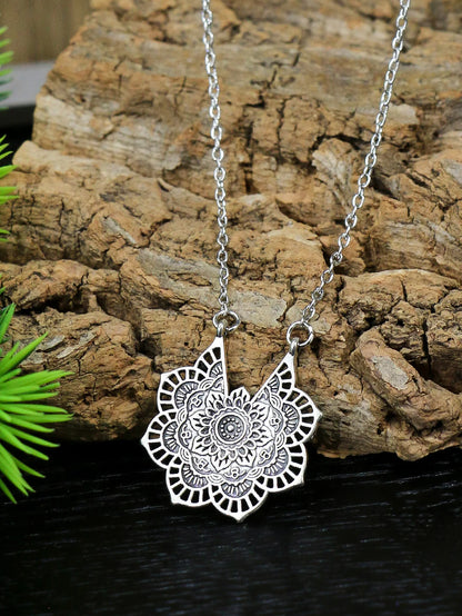 Ethnic Style Metal Pattern Pendant Earrings Necklace Set Metal Pendant Women's Jewelry Gift Set