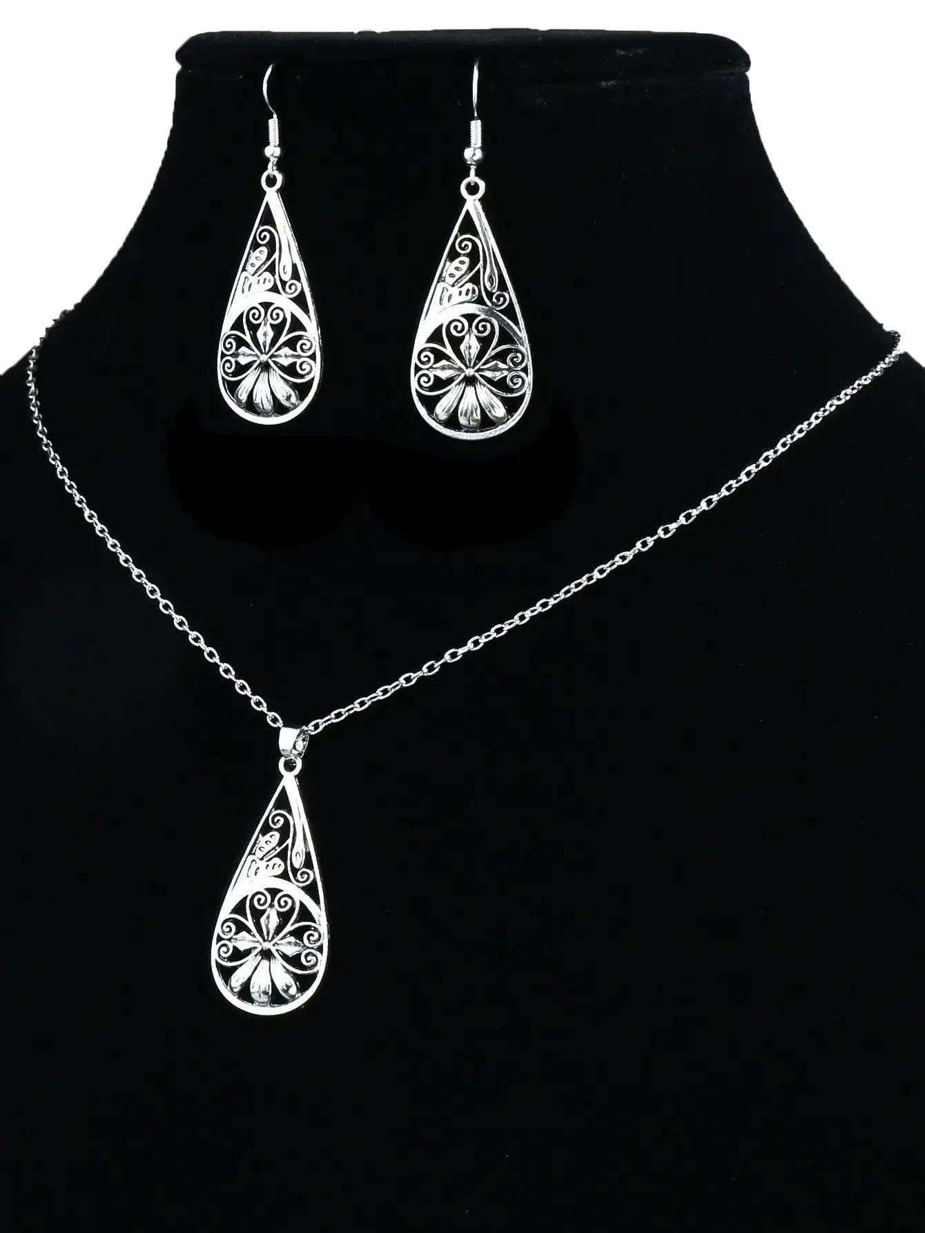 Ethnic Style Metal Pattern Pendant Earrings Necklace Set Metal Pendant Women's Jewelry Gift Set