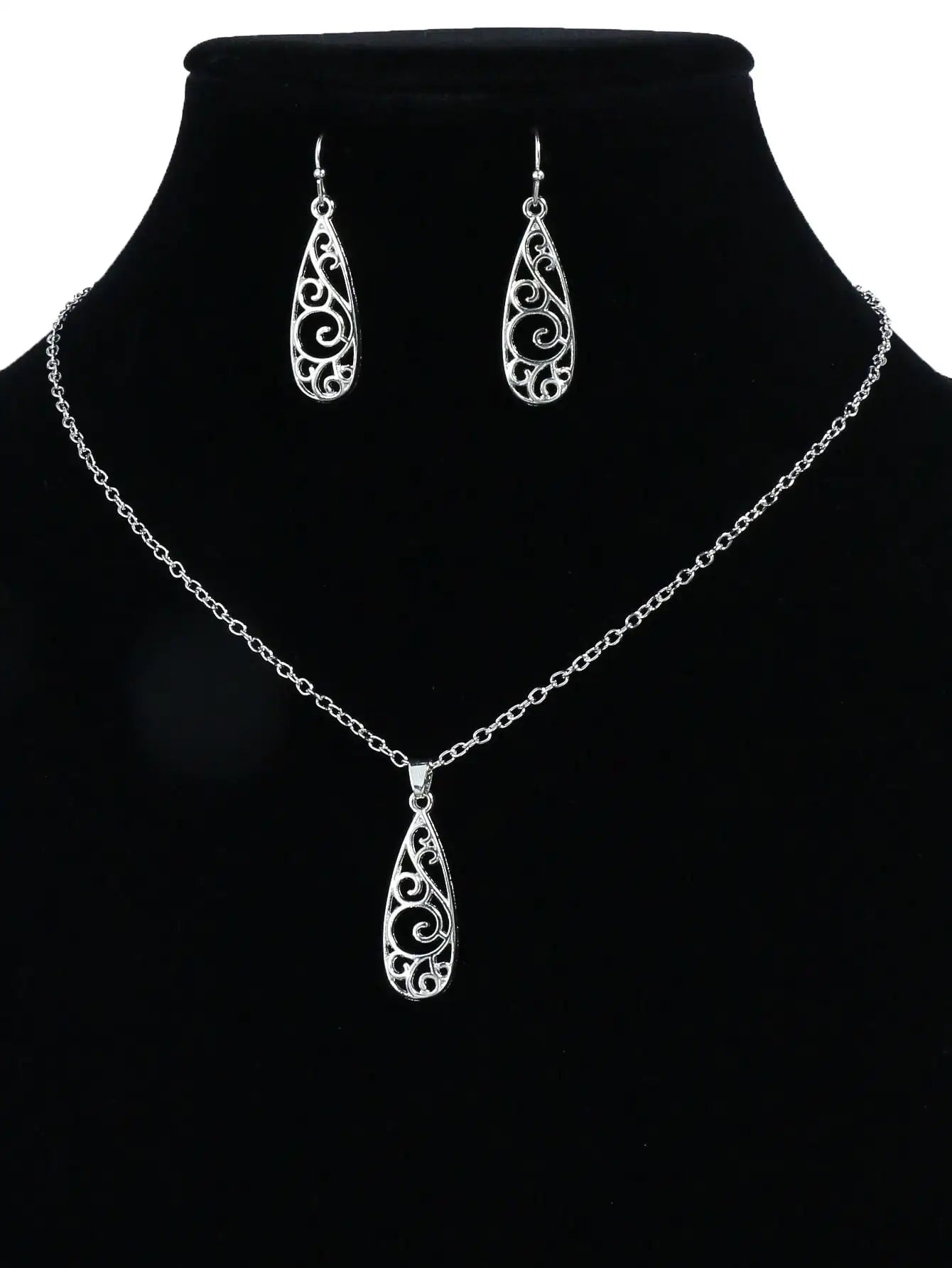 Ethnic Style Metal Pattern Pendant Earrings Necklace Set Metal Pendant Women's Jewelry Gift Set