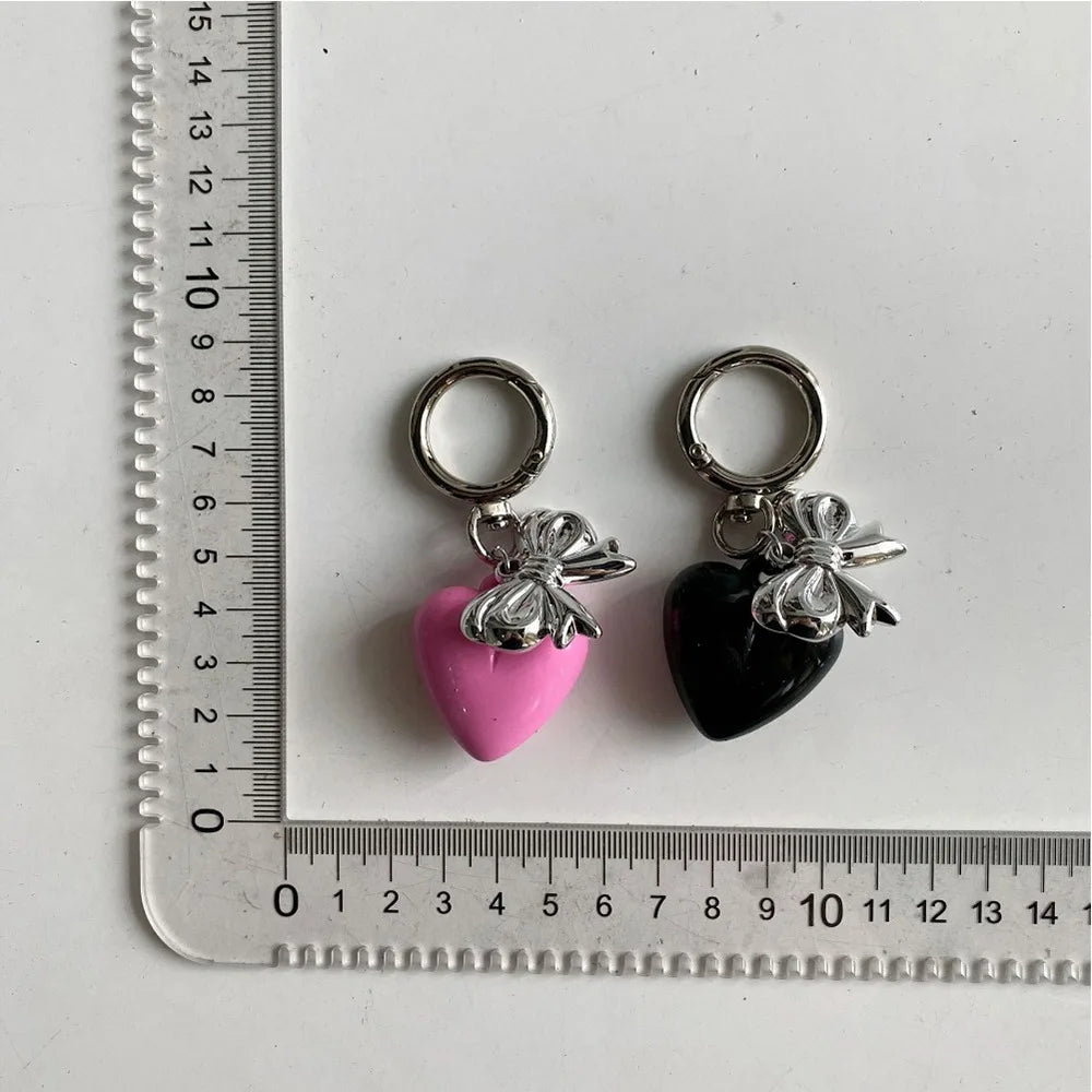 Korean Style Cute Pink Black Heart Keychains Y2K Sweet Fashion Daily Jewelry Bag Accessories for Women Girls New Pendant Keyring