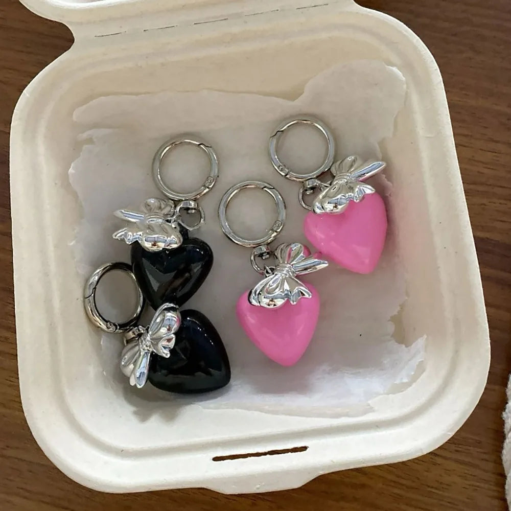 Korean Style Cute Pink Black Heart Keychains Y2K Sweet Fashion Daily Jewelry Bag Accessories for Women Girls New Pendant Keyring