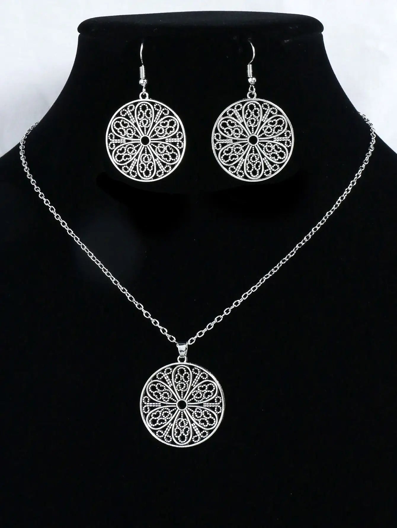 Ethnic Style Metal Pattern Pendant Earrings Necklace Set Metal Pendant Women's Jewelry Gift Set